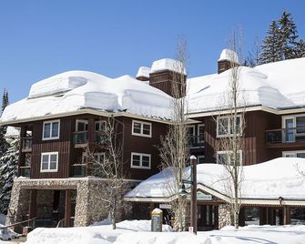 Hotel Style Room with Ski-In/Ski-Out Access - Whitefish - Building