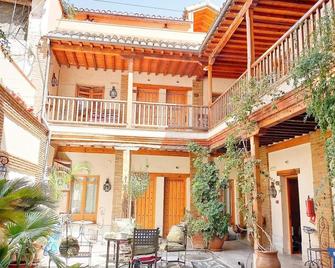 Abadia Hotel - Granada - Building