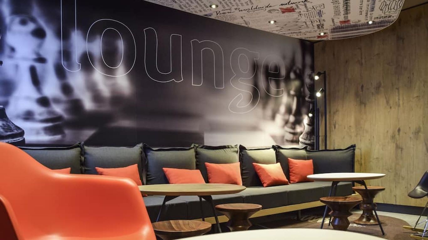 ibis Saint-Denis Stade Ouest