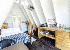 Cashaw Cabin - Private Cosy A-Frame - Treasure Beach - Bedroom