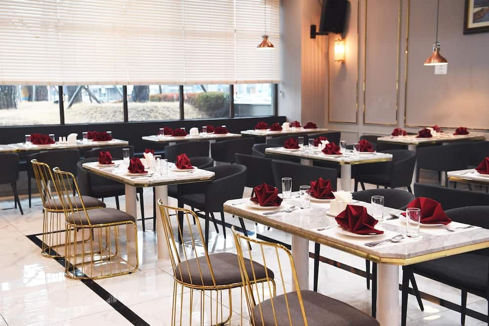 هوتل لاونزينا