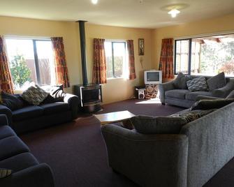 Laughing Kiwi Backpackers - Motueka - Wohnzimmer