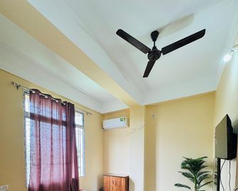 Radha Rani Homestay - Guwahati - Camera da letto
