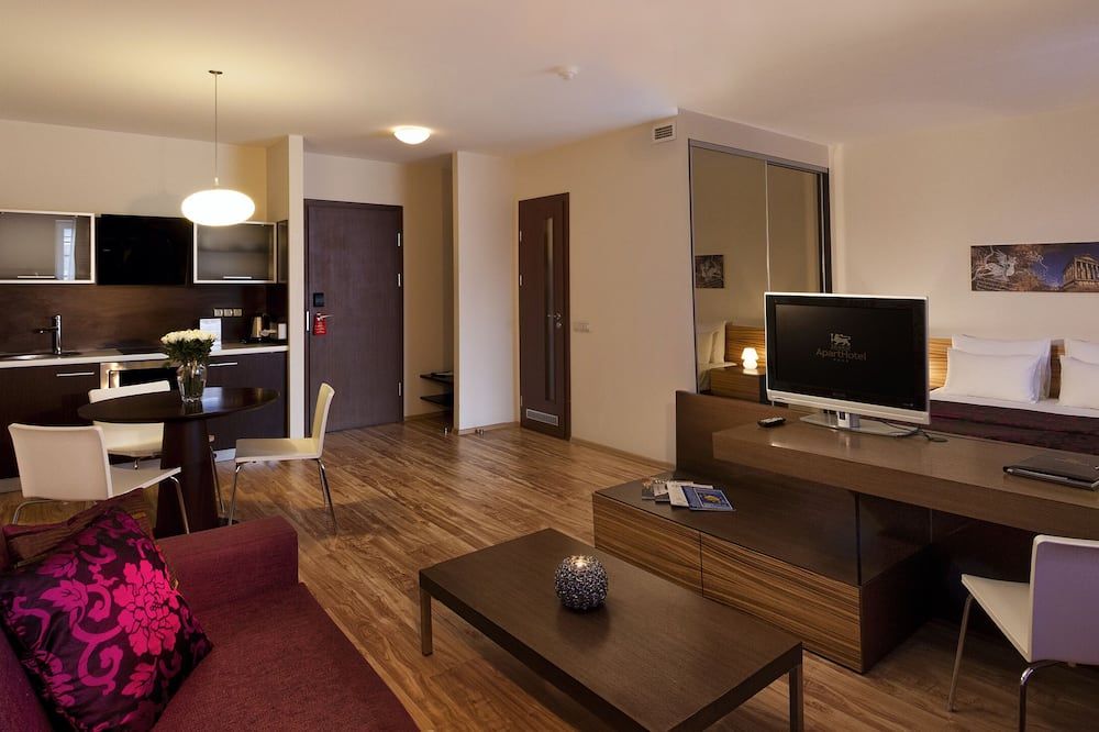 Ararat All Suites Hotel - Klaipėda - Wohnzimmer