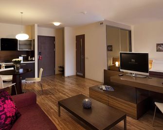 Ararat All Suites Hotel Klaipeda - Klaipėda - Sala de estar