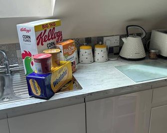 Omagh Studio B&b With Continental Breakf - Omagh - Room amenity