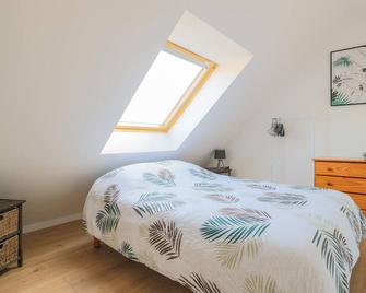 4 Bedroom Awesome Home In Petite-Synthe - Grande-Synthe - Bedroom