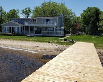 Huge beach front family-friendly dream house - International Falls - Gebäude