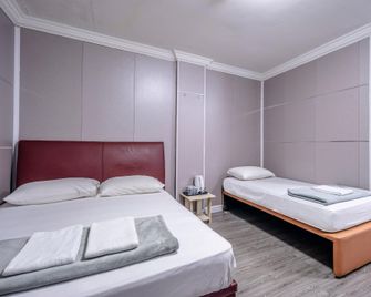 K Hotel 8 - Singapore - Bedroom