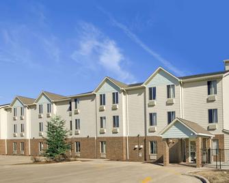 Baymont by Wyndham Jacksonville - Jacksonville - Gebäude