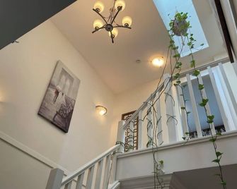 Spacious Townhouse in East Vancouver close to Downtown - Vancouver - Escaleras