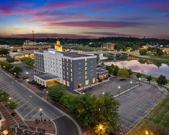 Courtyard by Marriott Hamilton - Hamilton - Building