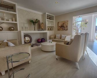 Amazonia Estoril Hotel - Cascais - Wohnzimmer