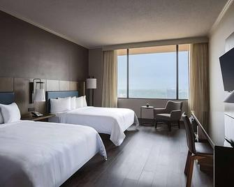 Experience Maximum Comfort! With Pool, Airport Shuttle, Pets Allowed! - Nashville