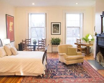 Historic Home in the West End. Private Parking. - Portland - Habitación