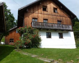 Old farm in a secluded location - Breitenberg - Edificio