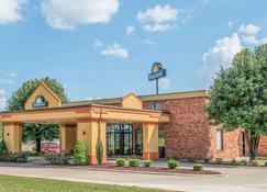 Days Inn by Wyndham Calvert City - Calvert City - Building