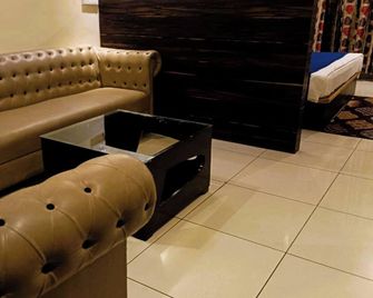 Hotel President - Chintpurni
