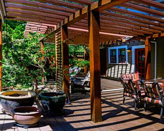 A Cowslip's Belle-Bed & Breakfast - Ashland - Patio