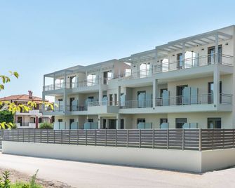 Oliva Suites - Nikiti - Budova
