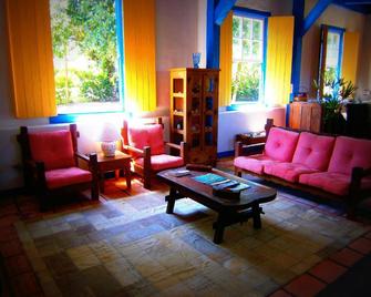 Velinn Camping Ilhabela - Ilhabela - Ruang tamu