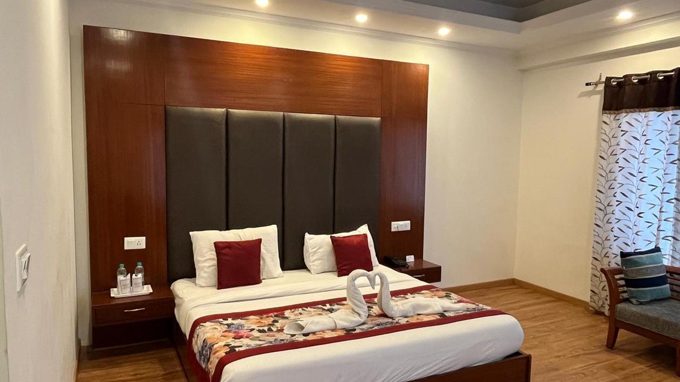 Hotel Chandertal Regency