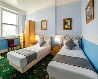 The Commodore - Paignton - Bedroom