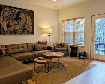 Chalet 73 at the Official Collins Lake Resort - Government Camp - Salon