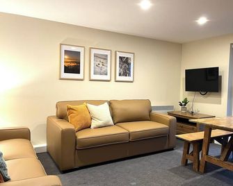 Les Chalets 14 - Ski in, Ski out - Falls Creek - Wohnzimmer