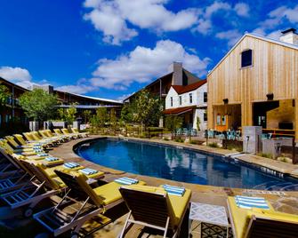 Lone Star Court - Austin - Pool