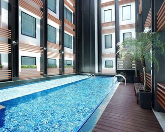 Hotel COZi Resort Tuen Mun - Hong Kong - Pool
