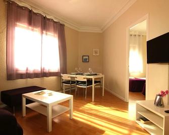 Classbedroom Sagrera - Barcelona - Sala de estar