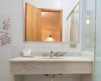 Itajubá Hotel - Rio de Janeiro - Bathroom