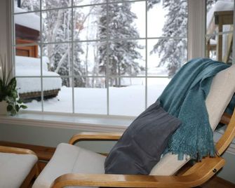 Great Slave Lakeside Bed & Breakfast - Yellowknife - Huiskamer