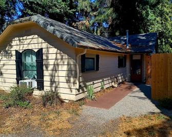 Private, Cozy Retreat Convenient To Portland And The Gorge - Washougal