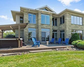 The Niagara Shores by Sul Lago - Tonawanda - Building