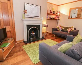 63 Rosetta Road - Peebles - Living room