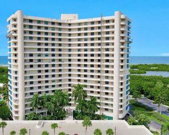 Beachfront condo with pool and wraparound balcony - Marco Island - Building