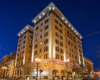 Family Getaway | 2 Stylish Units | Pet-friendly | Near Providence Park - 0.2 mi - Πόρτλαντ - Κτίριο