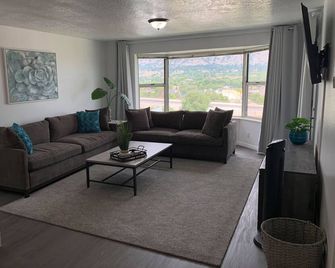 Amazing Valley View Located Close To Byu &uvu. - Orem - Huiskamer