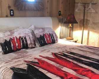 Cozy Texas-themed bungalow casita. Pet friendly. - San Antonio