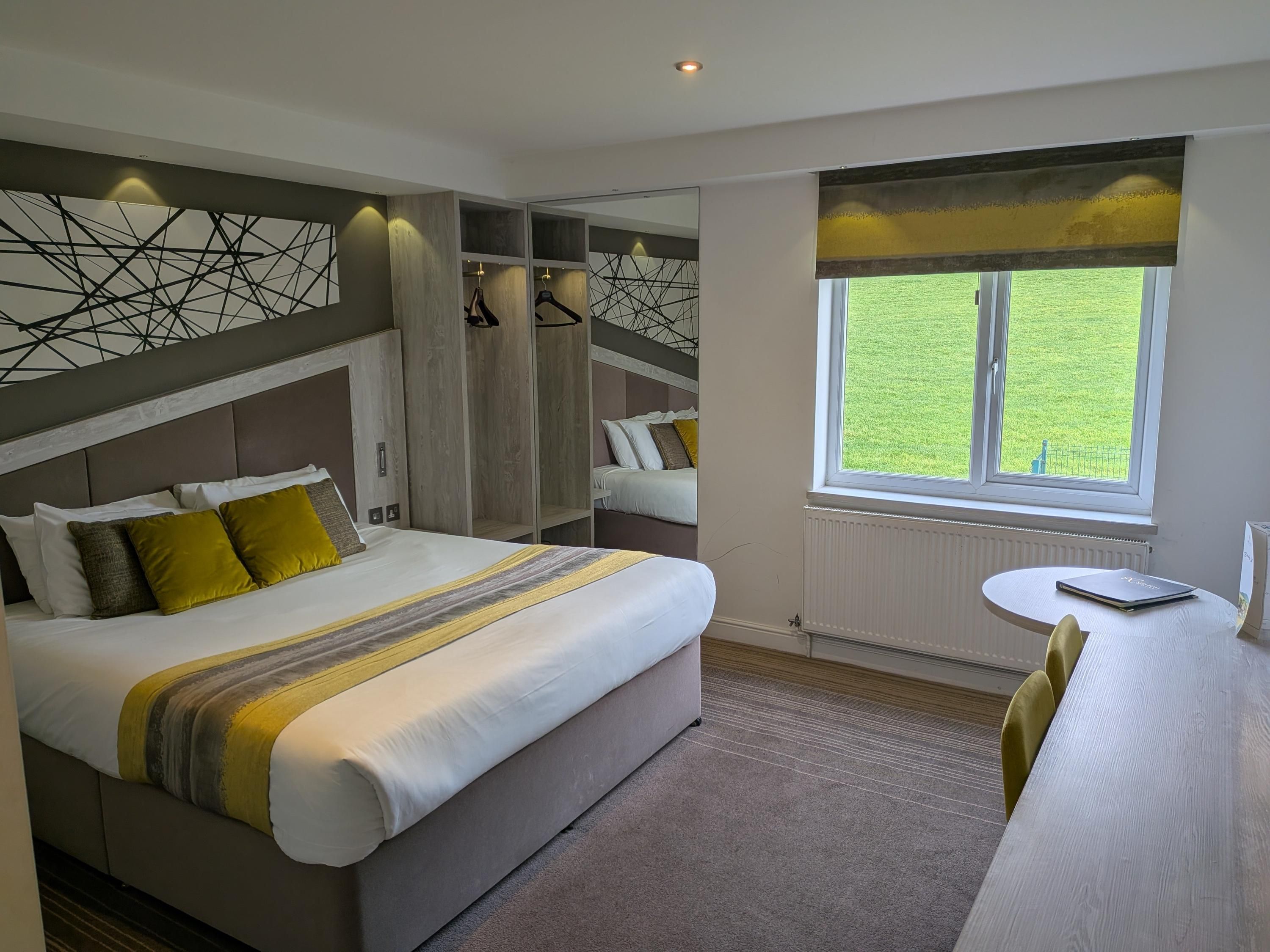 ريد هول هوتل