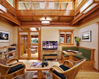 Volcano Places Laukapu Forest Cottage - Volcano