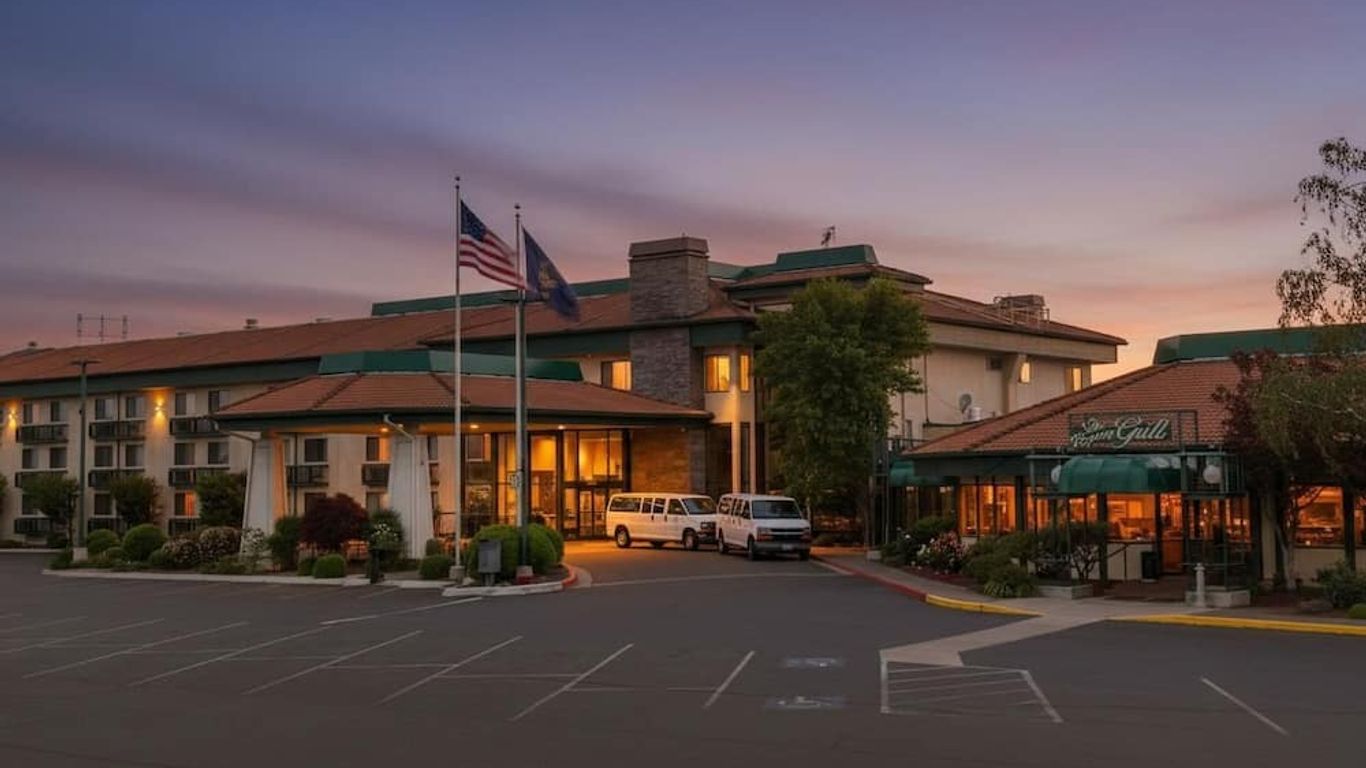 Rogue Regency Inn and Suites