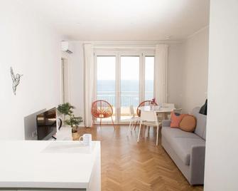 Appartamento Caponero - Ospedaletti - Salon