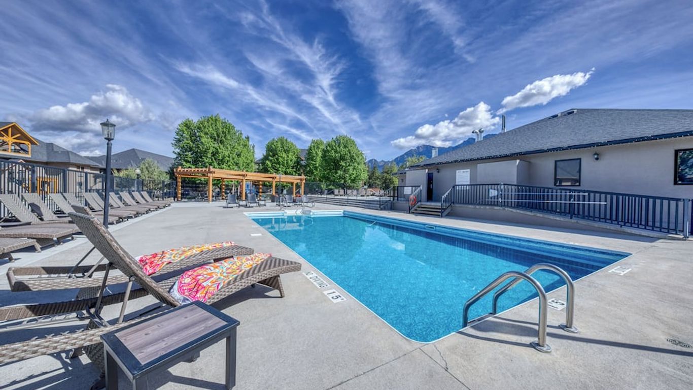 Bighorn Meadows Resort