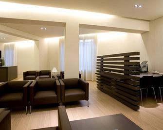 Hotel Ovest - Piacenza - Lounge