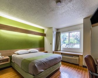 Motel 6 Charlotte University - Charlotte - Habitación