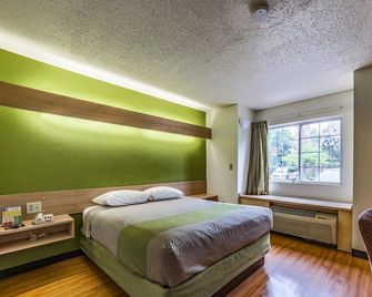 Motel 6 Charlotte University - Charlotte - Habitación