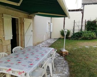 Gite Saint-Hilaire-sur-Benaize, 2 bedrooms, 5 persons - Bélâbre - Restaurante